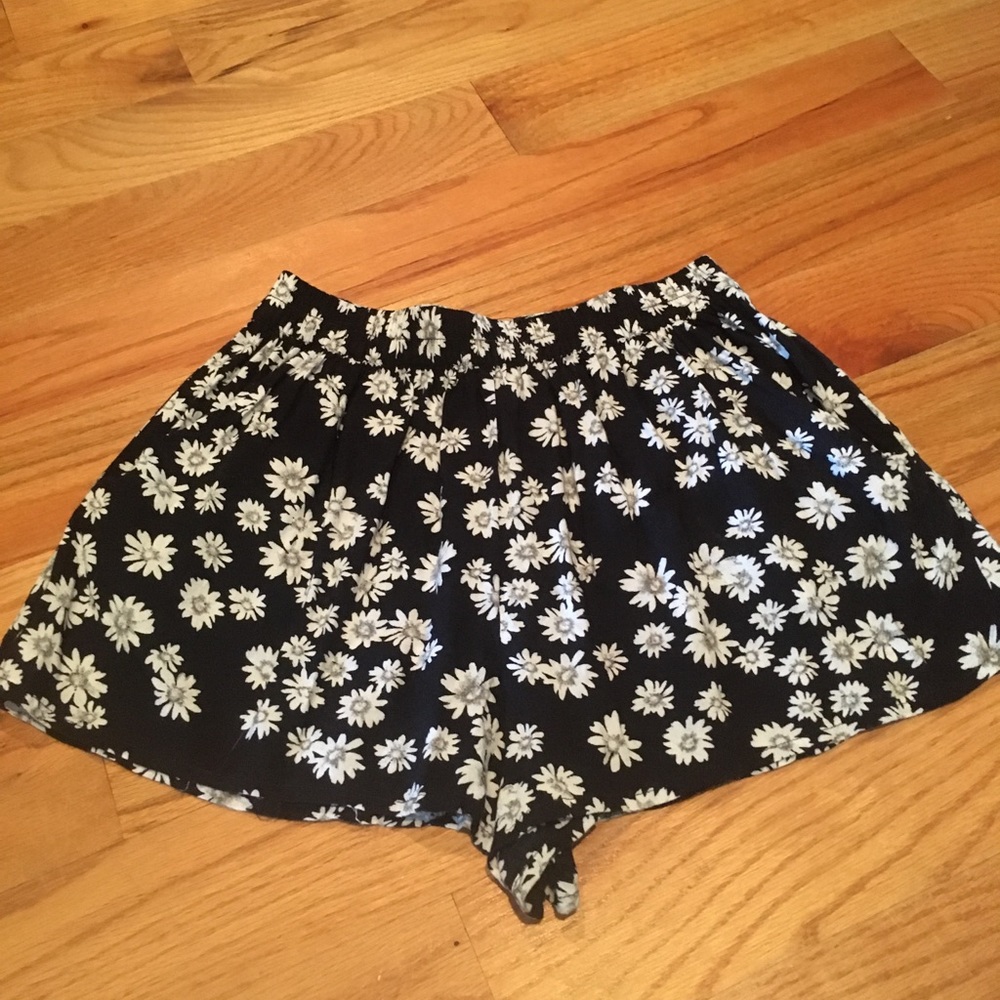 Forever 21 Black Floral Elastic Shorts